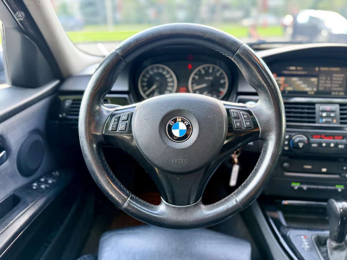 BMW 325, 2.5 l., Седан