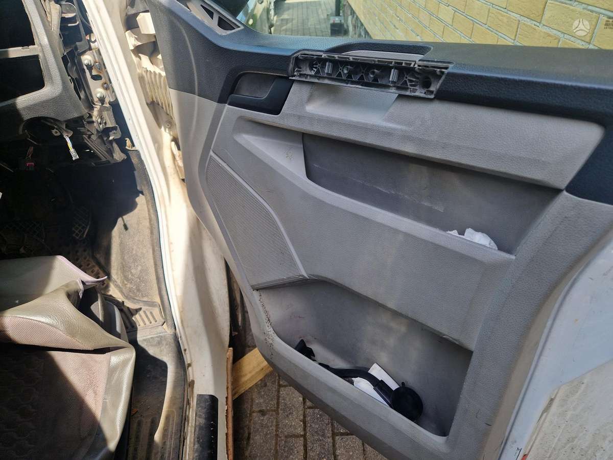 Volkswagen Transporter variklio detalės
