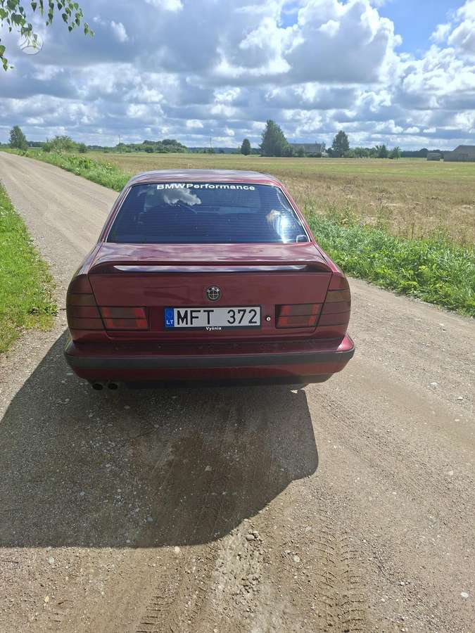 BMW 520, 2.0 l., Седан