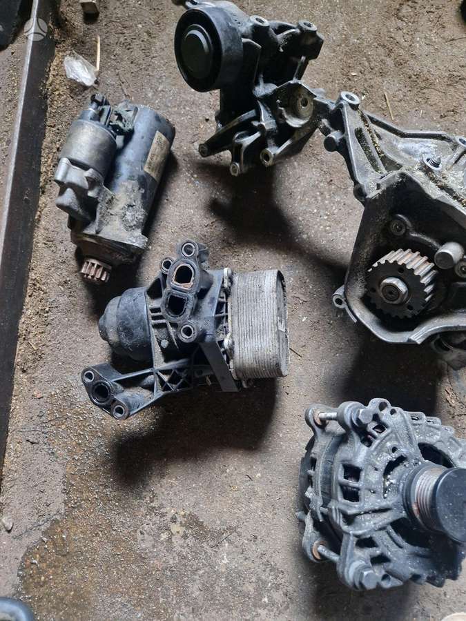 Volkswagen Transporter variklio detalės