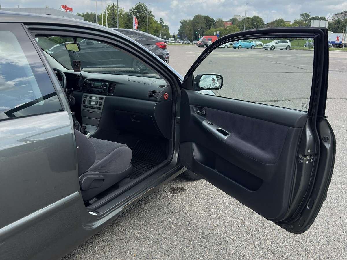 Toyota Corolla - 8