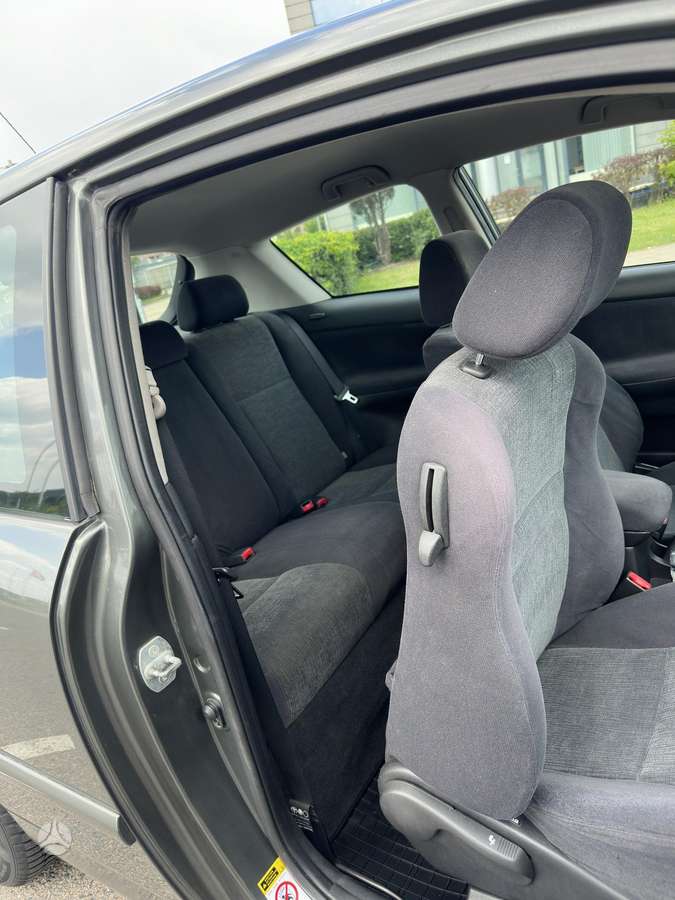 Toyota Corolla - 10