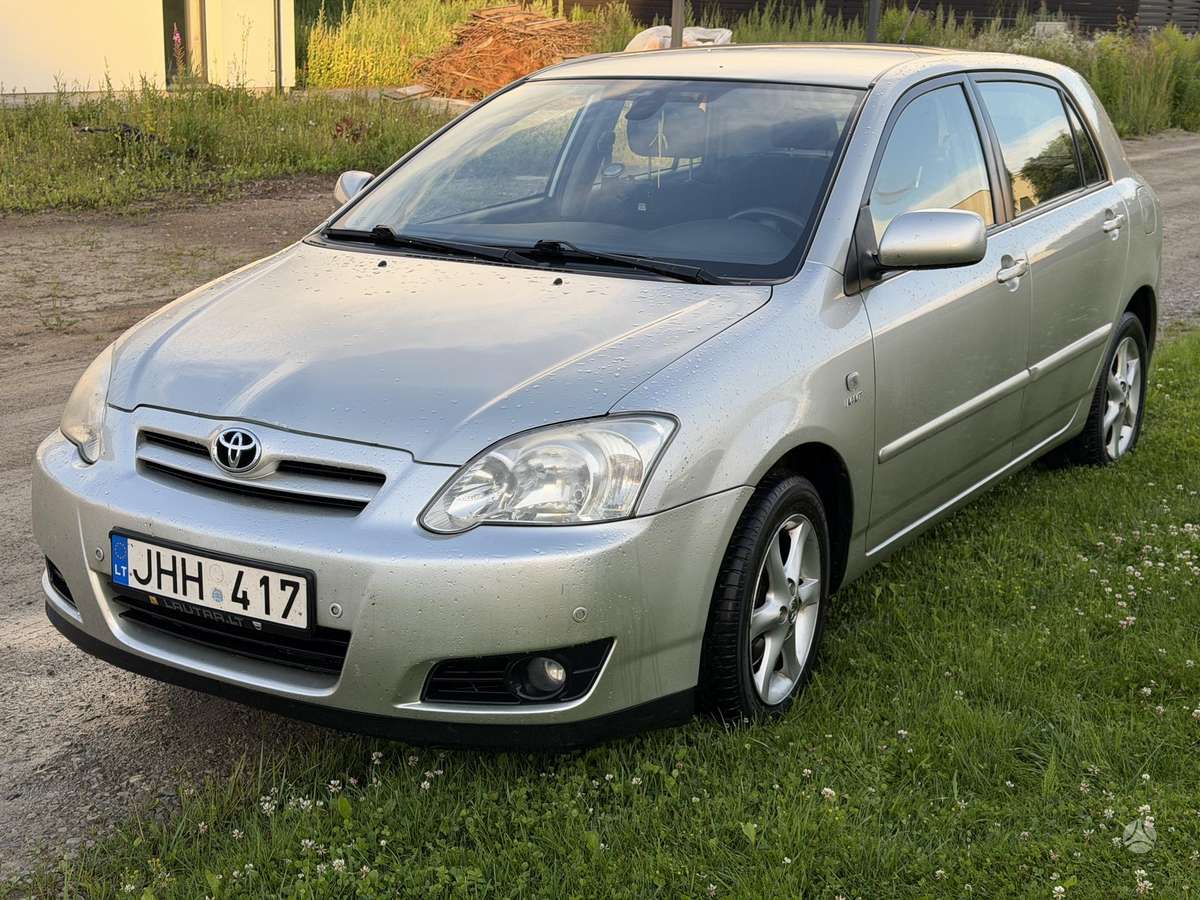Toyota Corolla - 4