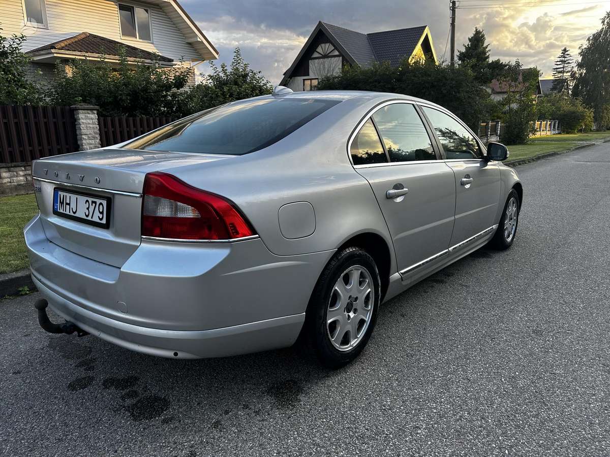 Volvo S80, 2.4 l., Седан