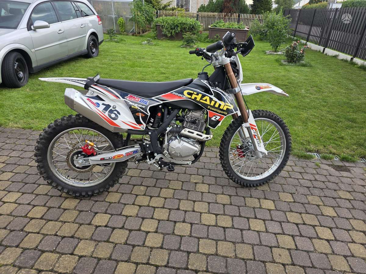 Champ Champion 300cc, krosiniai