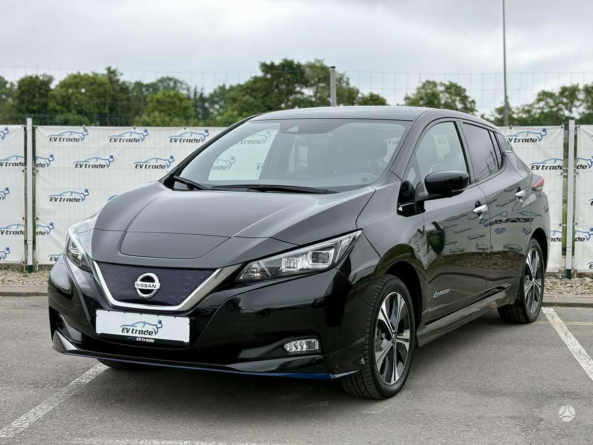 Nissan Leaf, 62 kWh, hatchback