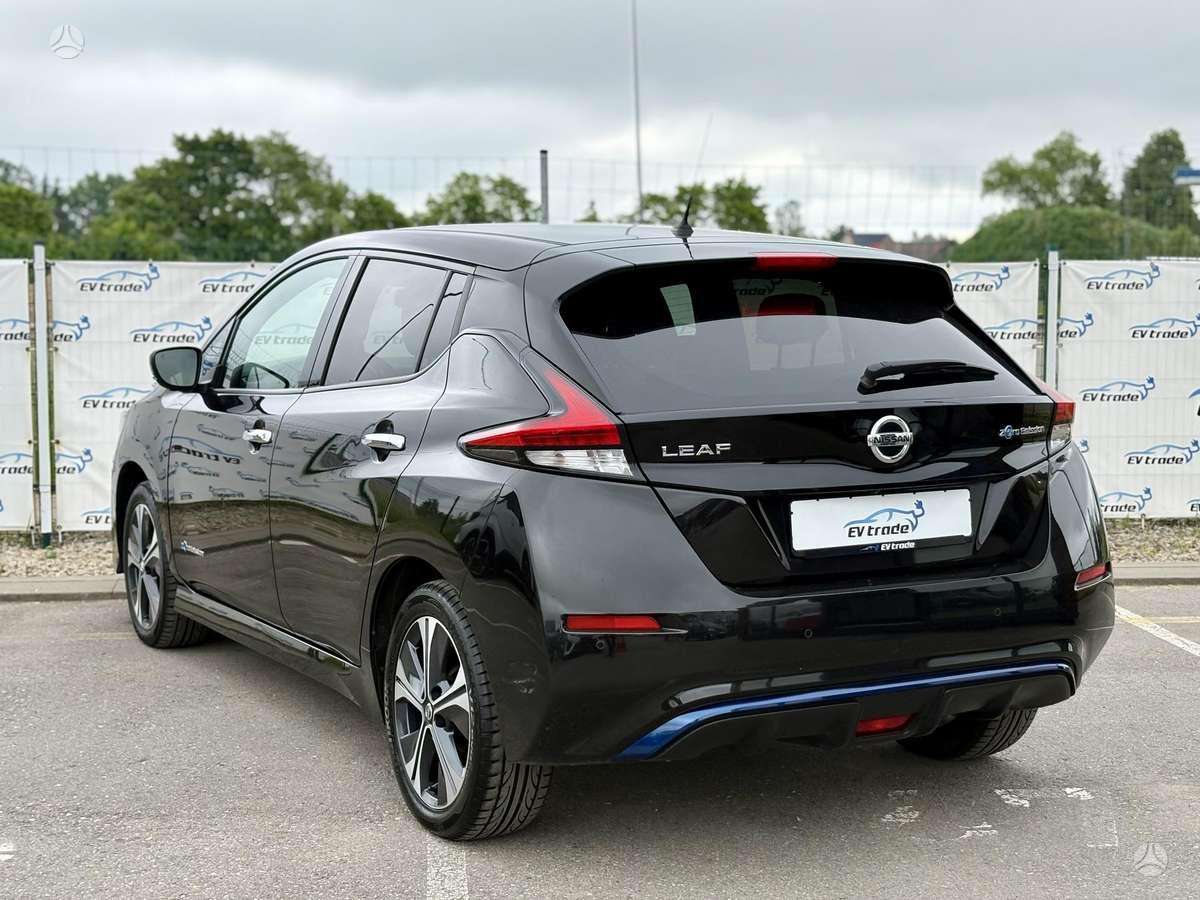 Nissan Leaf, 62 kWh, hatchback