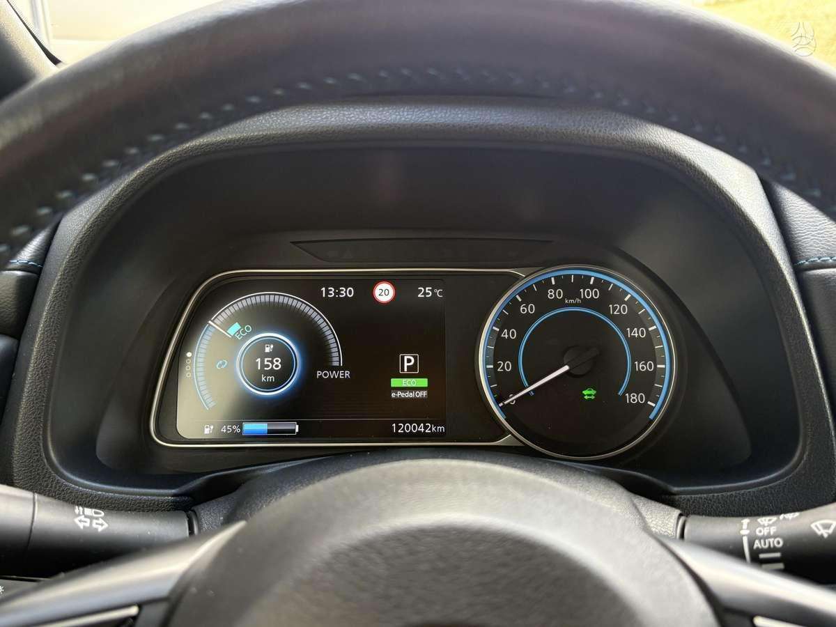 Nissan Leaf, 62 kWh, hatchback