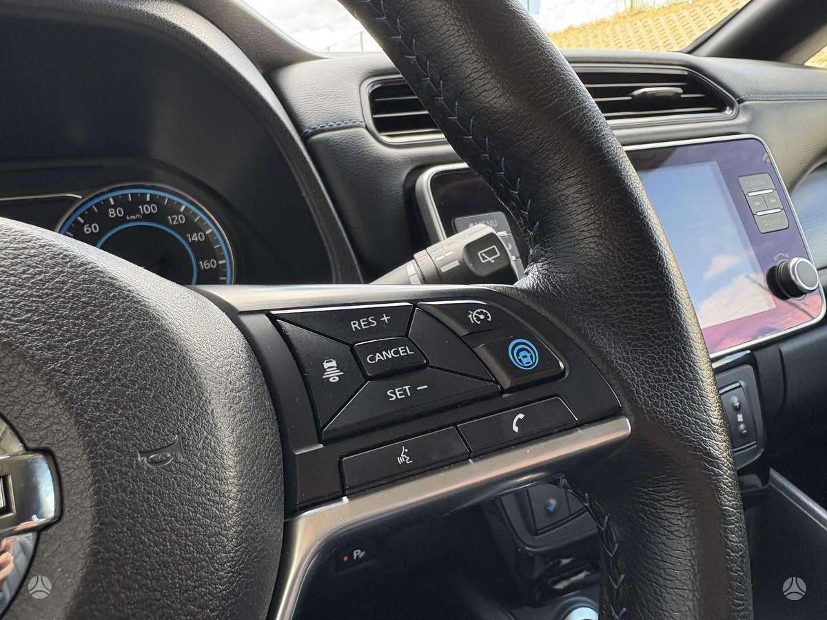 Nissan Leaf, 62 kWh, hatchback