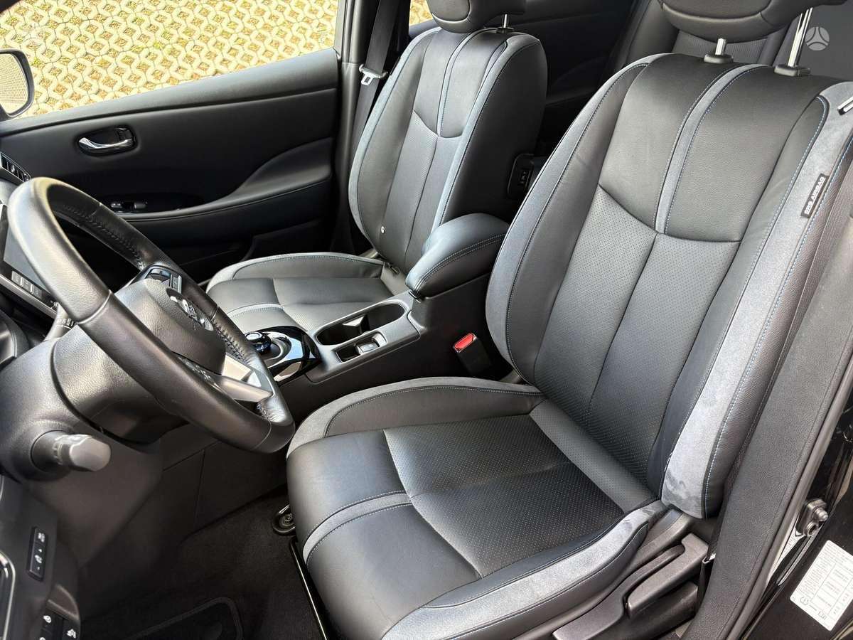 Nissan Leaf, 62 kWh, hatchback