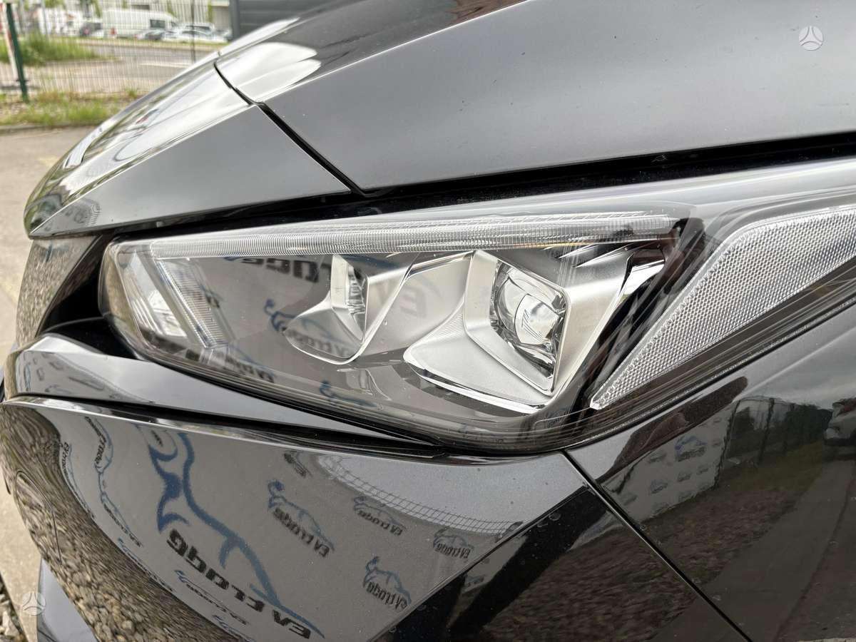 Nissan Leaf, 62 kWh, hatchback