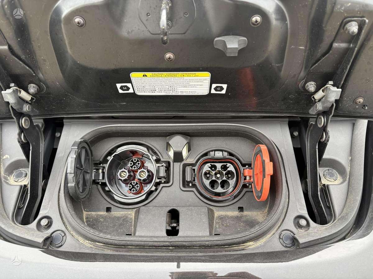 Nissan Leaf, 62 kWh, hatchback