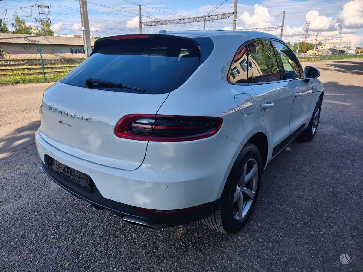 Porsche Macan, 2.0 l., off-road / crossover