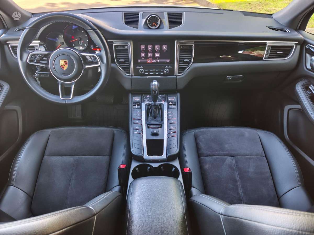 Porsche Macan, 2.0 l., off-road / crossover