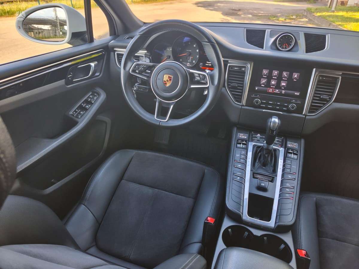 Porsche Macan, 2.0 l., off-road / crossover