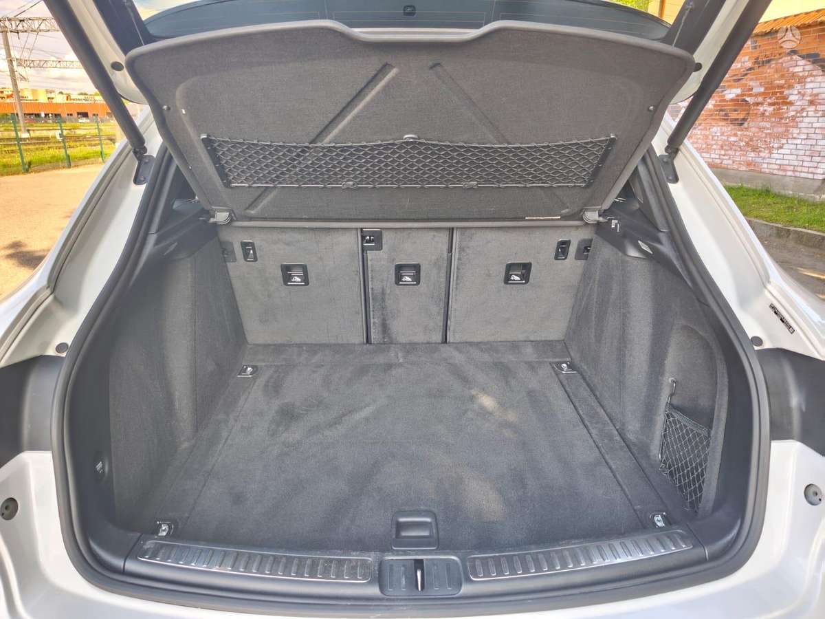 Porsche Macan, 2.0 l., Внедорожник / Кроссовер
