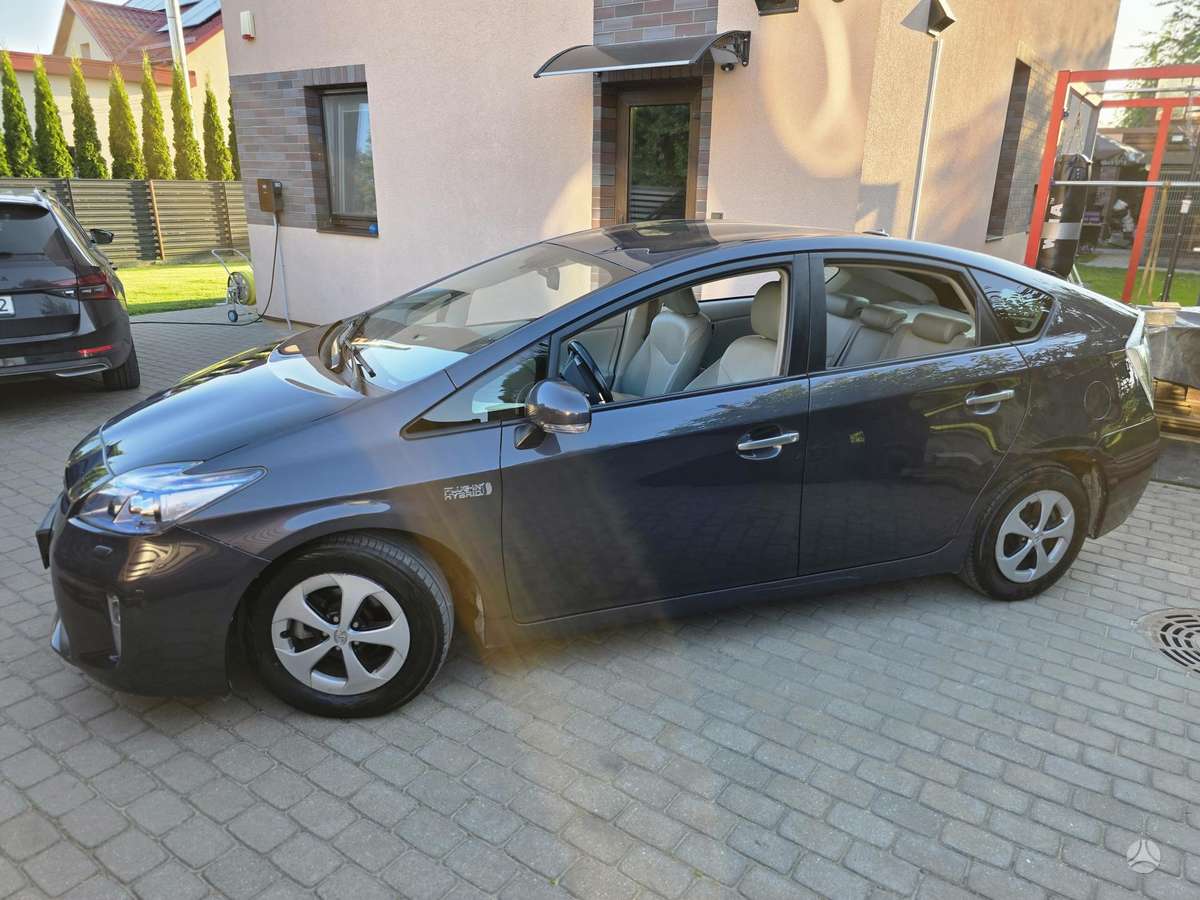 Toyota Prius - 2