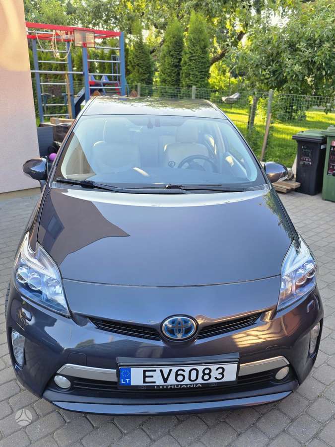 Toyota Prius - 4