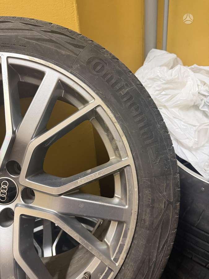 Audi E-tron Audi Sport, light alloy, R21
