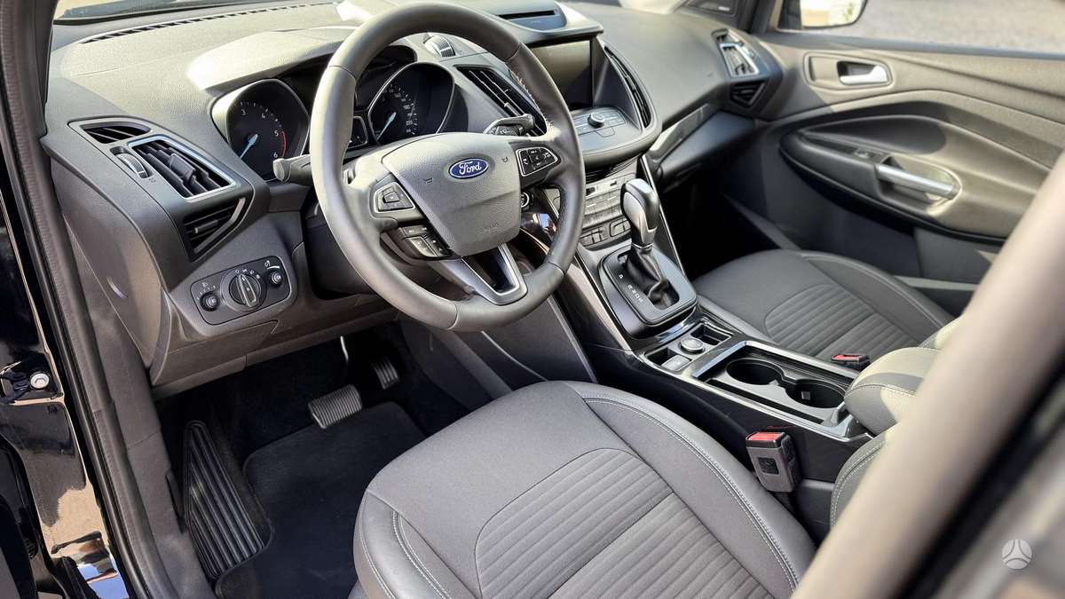 Ford Kuga, 2.0 l., off-road / crossover