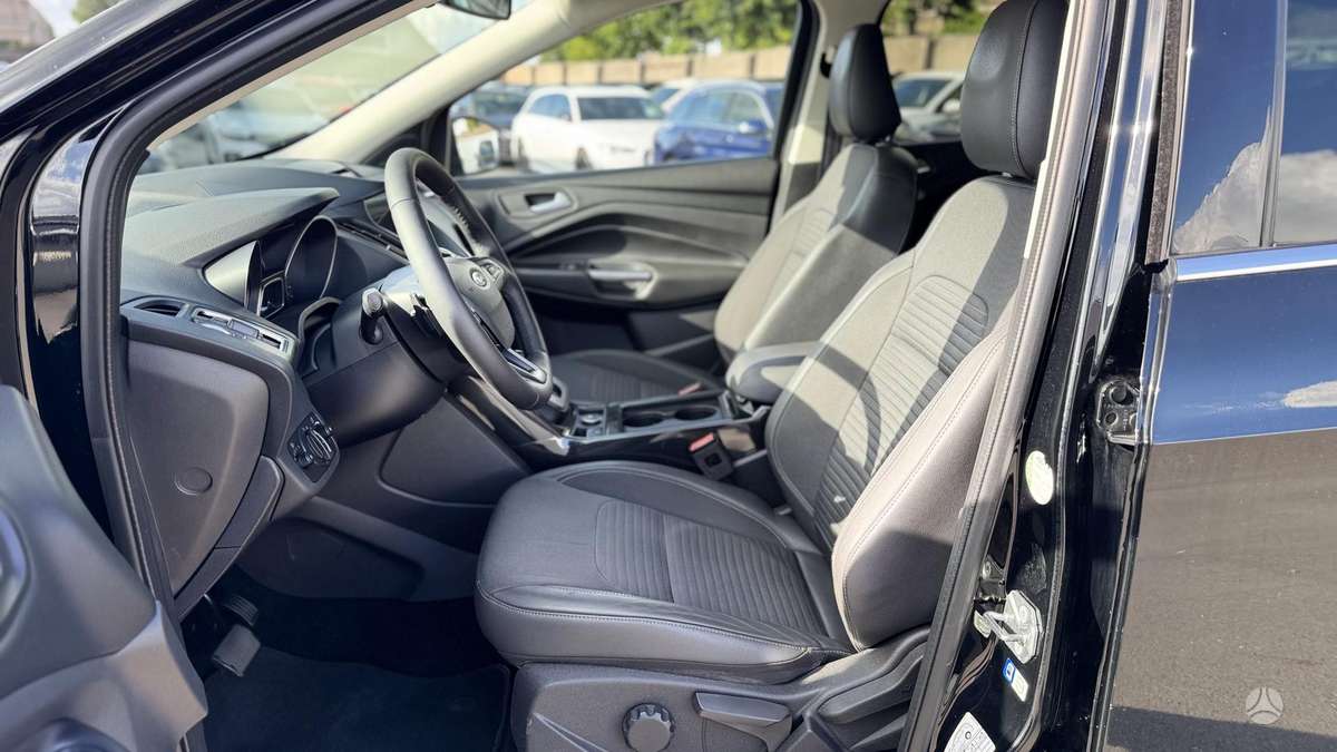 Ford Kuga, 2.0 l., off-road / crossover