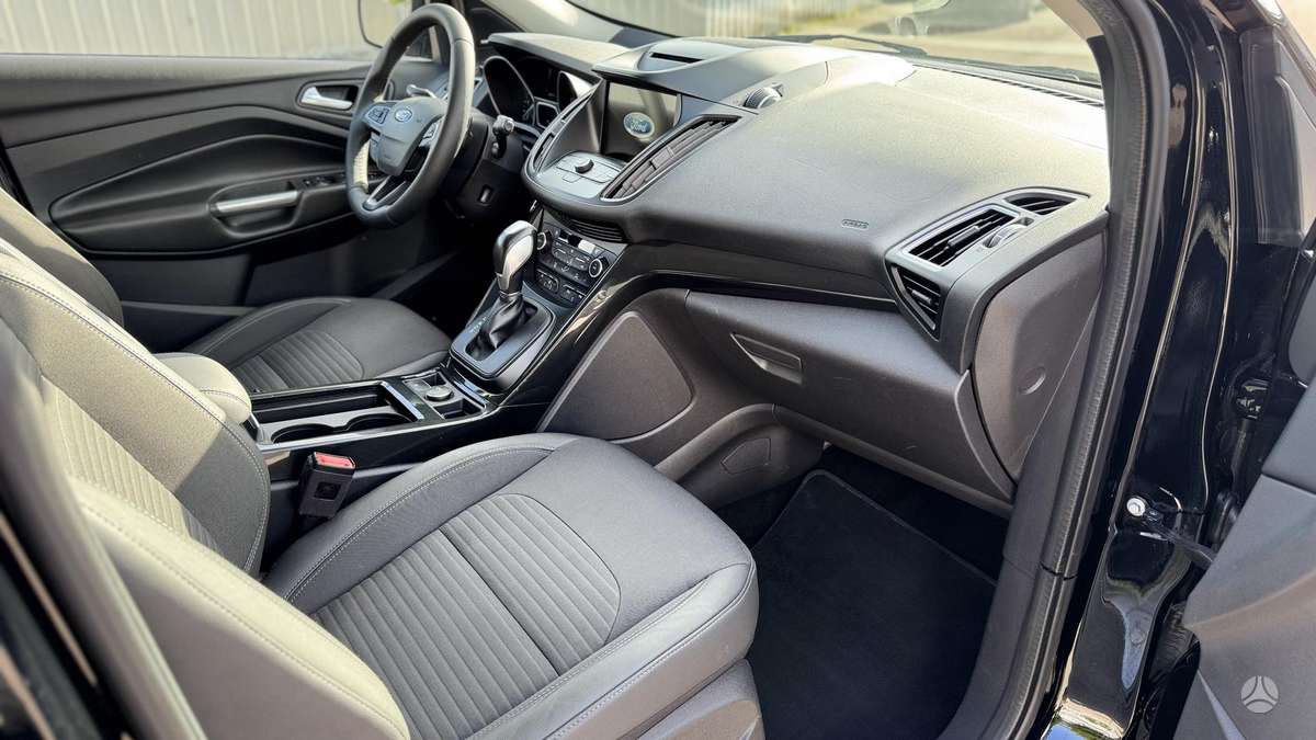 Ford Kuga, 2.0 l., off-road / crossover