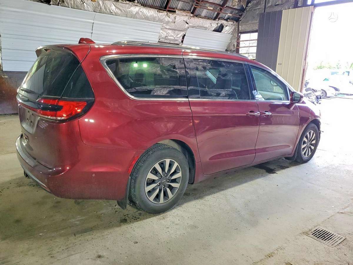 Chrysler Pacifica, 3.6 l., off-road / crossover