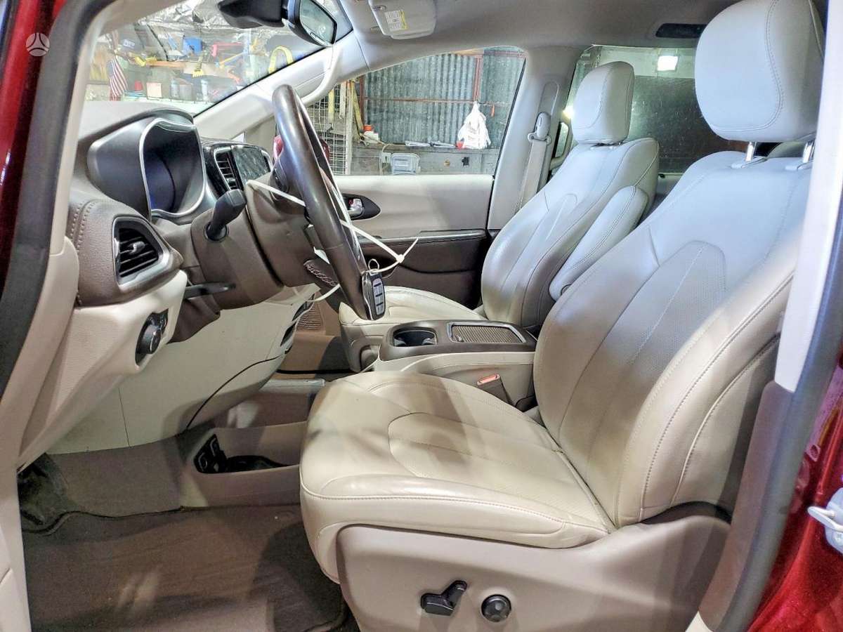 Chrysler Pacifica, 3.6 l., off-road / crossover
