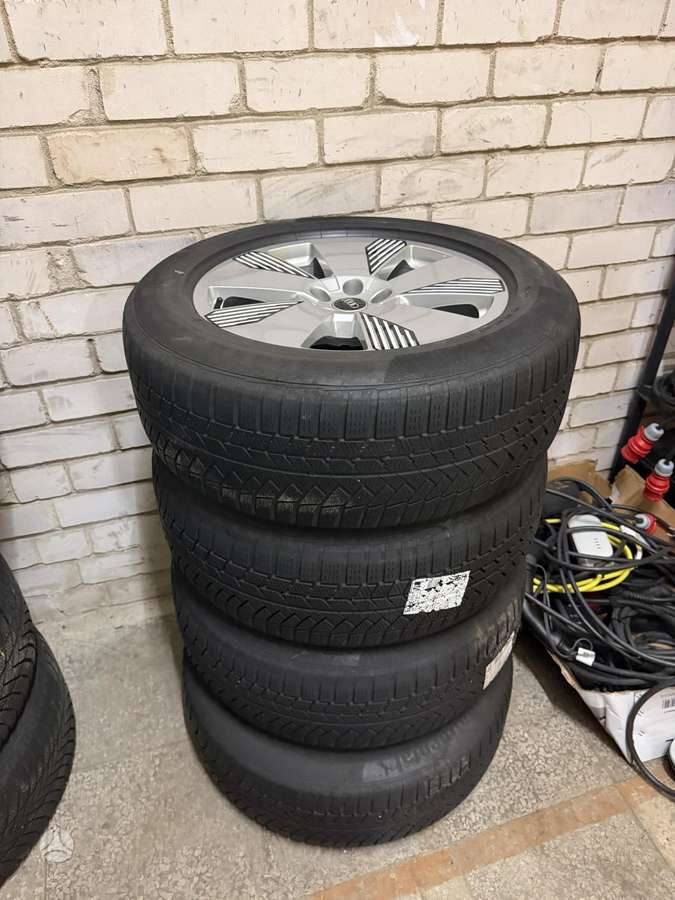 Audi E-tron su žieminėm padangom, легкосплавные , R19