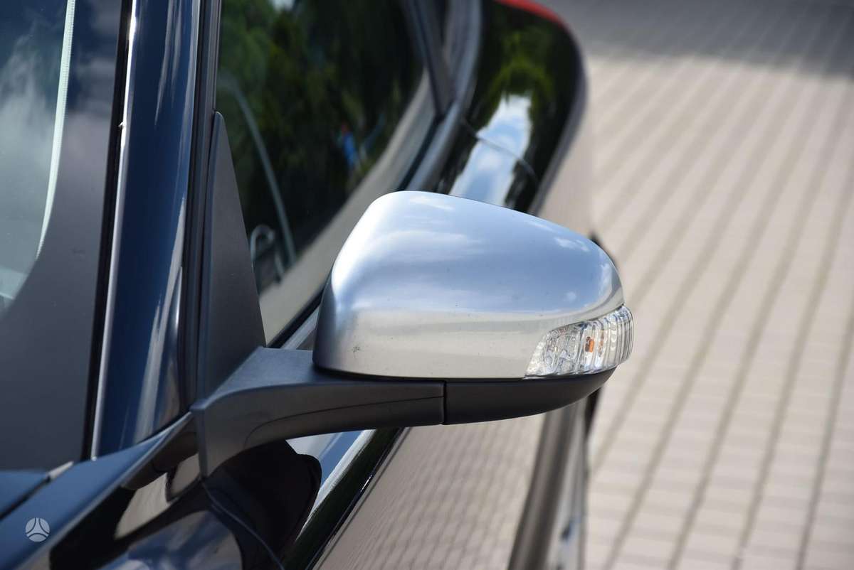 Volvo C30, 1.6 l., hatchback