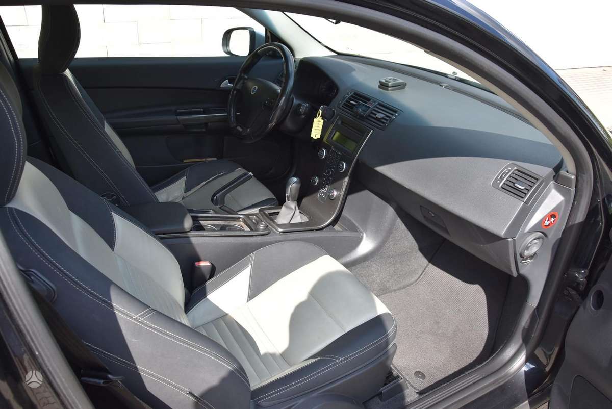 Volvo C30, 1.6 l., hatchback