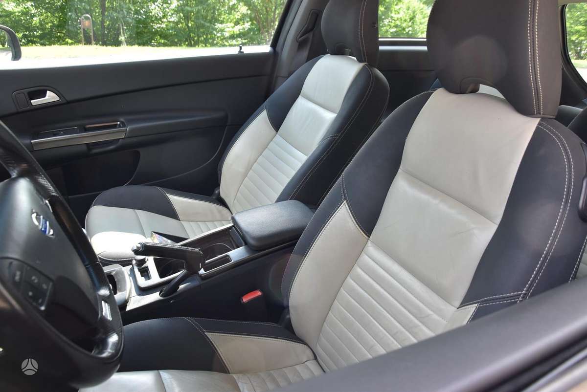 Volvo C30, 1.6 l., hatchback
