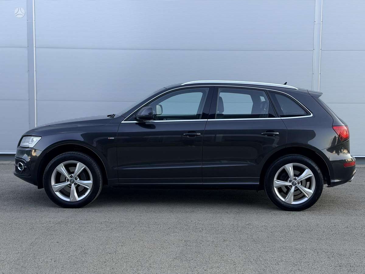 Audi Q5, 3.0 l., off-road / crossover
