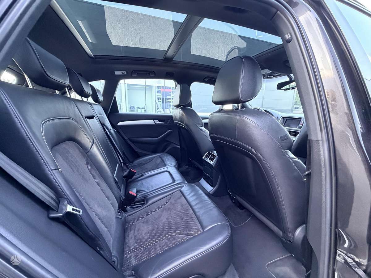 Audi Q5, 3.0 l., off-road / crossover