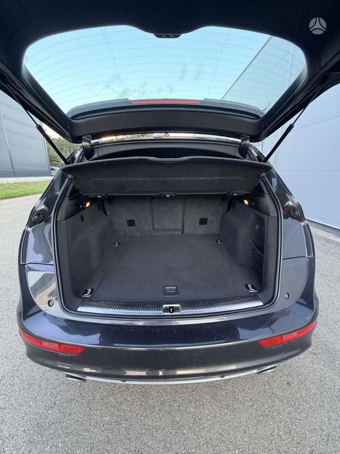 Audi Q5, 3.0 l., off-road / crossover