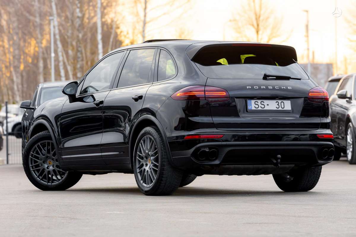 Porsche Cayenne - 2