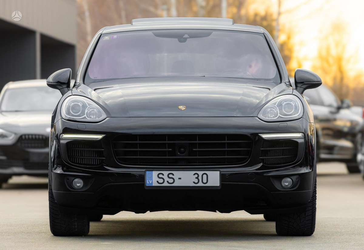 Porsche Cayenne - 5
