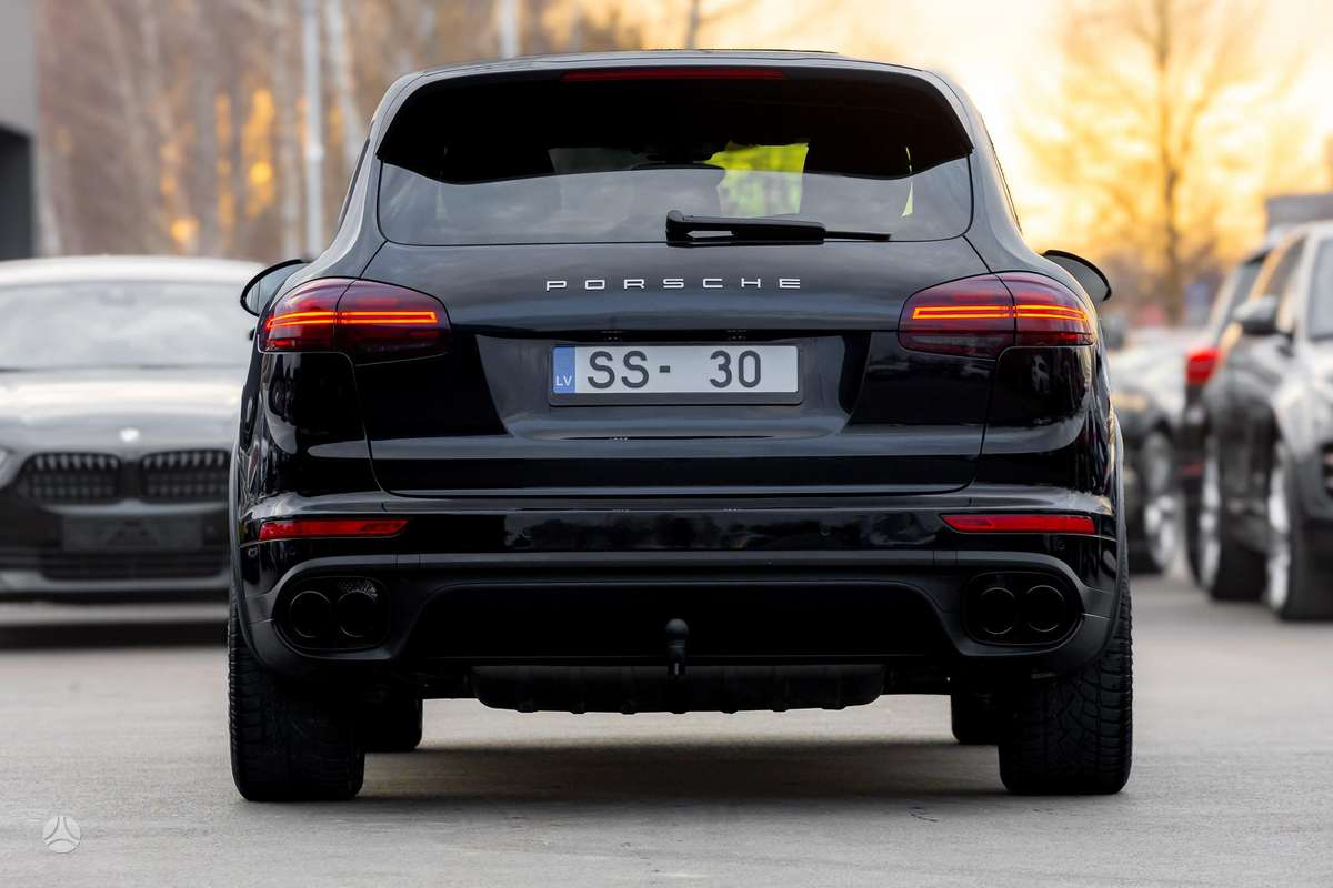 Porsche Cayenne - 6