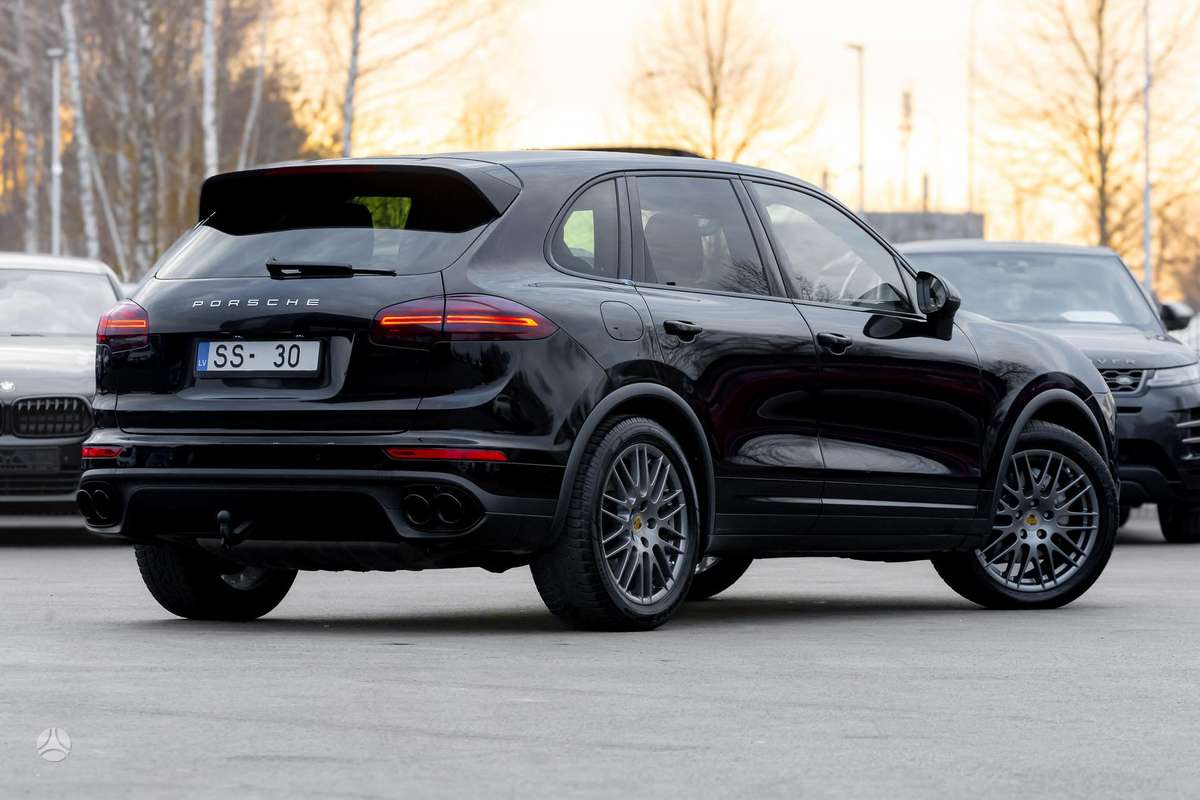 Porsche Cayenne - 7