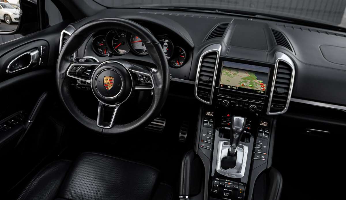 Porsche Cayenne - 11