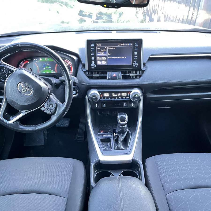 Toyota RAV4 - 6