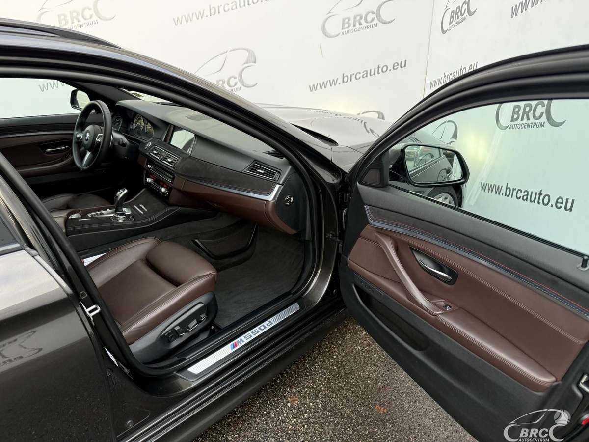 BMW M550, 3.0 l., universalas