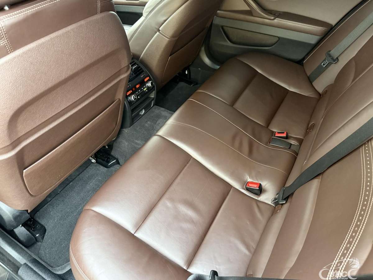 BMW M550, 3.0 l., universalas