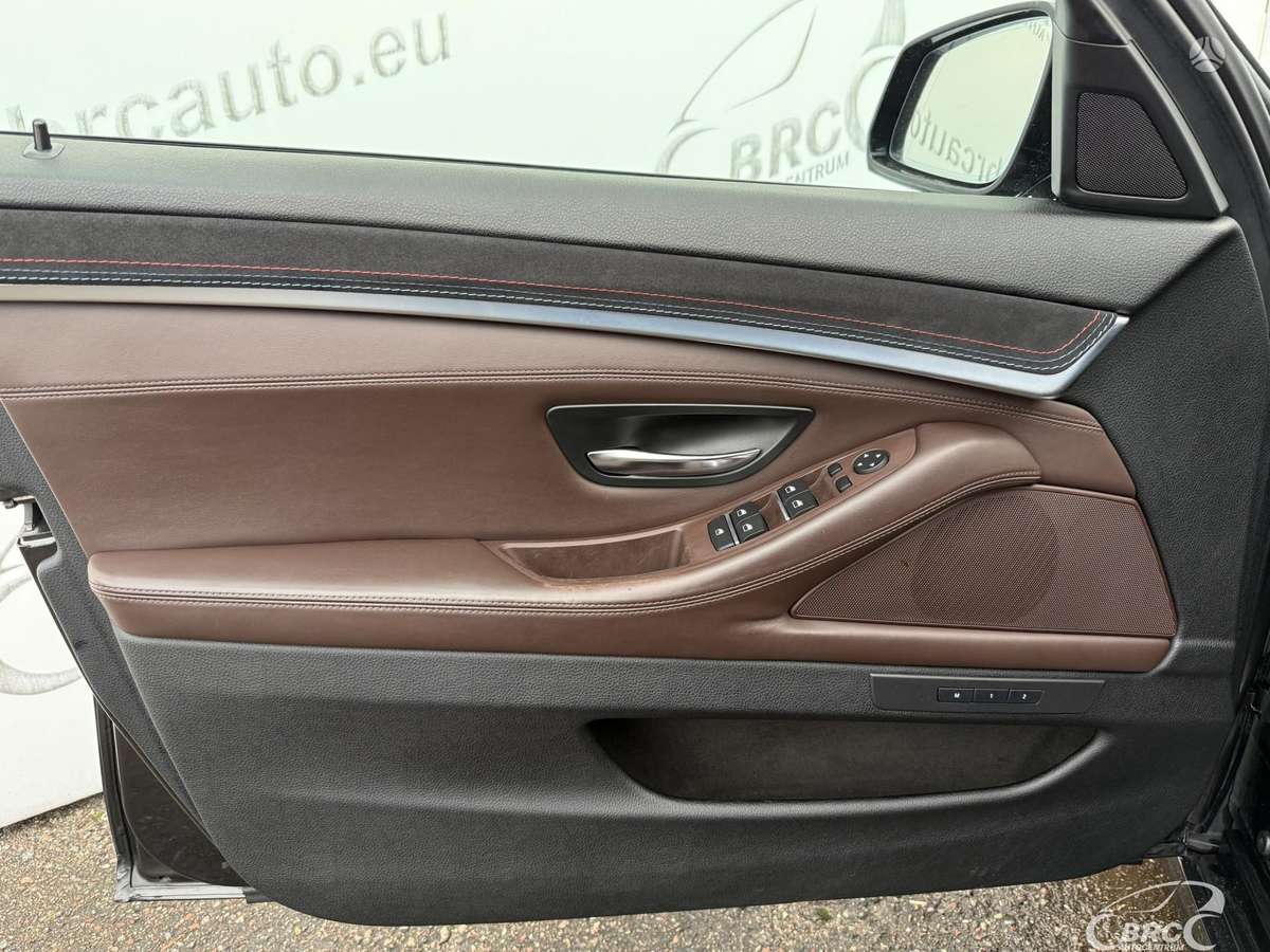 BMW M550, 3.0 l., universalas