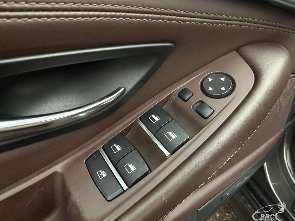 BMW M550, 3.0 l., universalas
