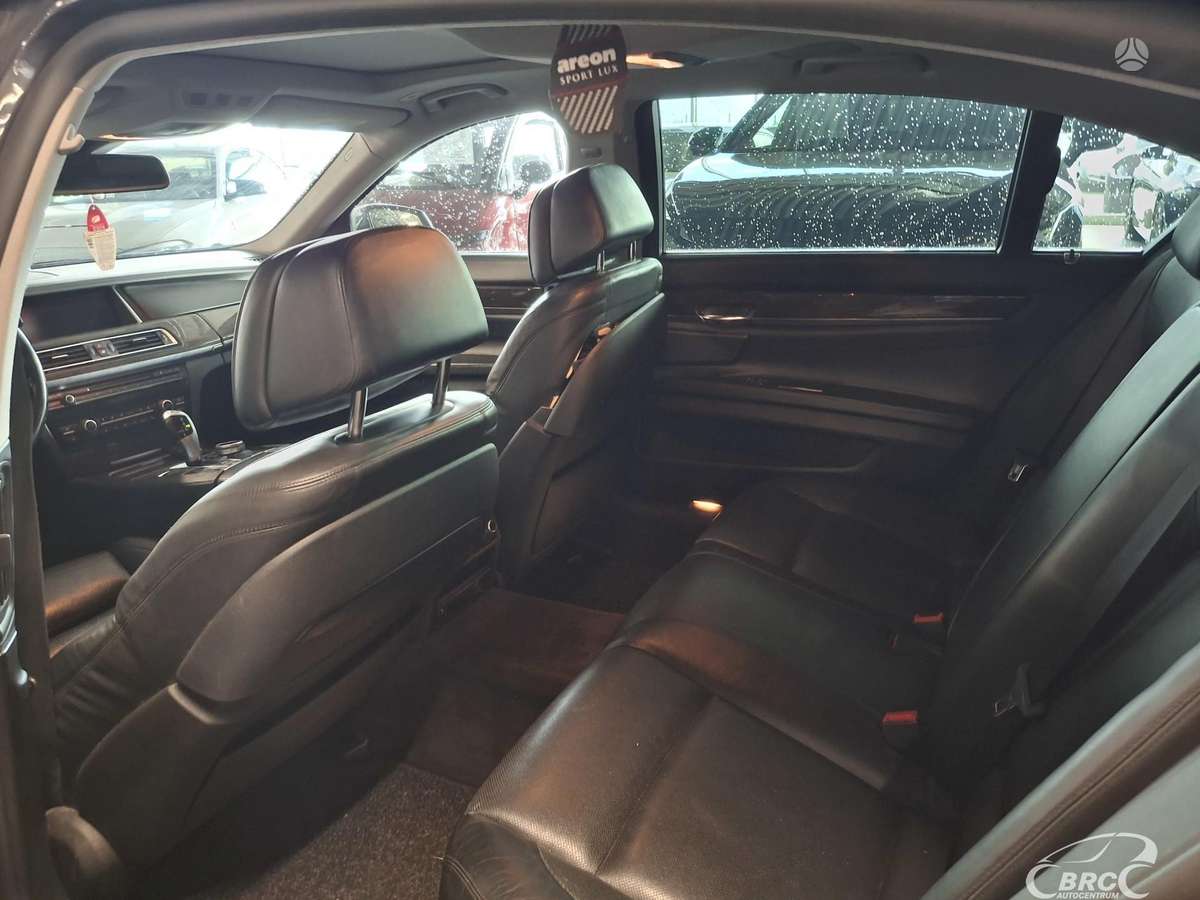 BMW 740, 3.0 l., Седан