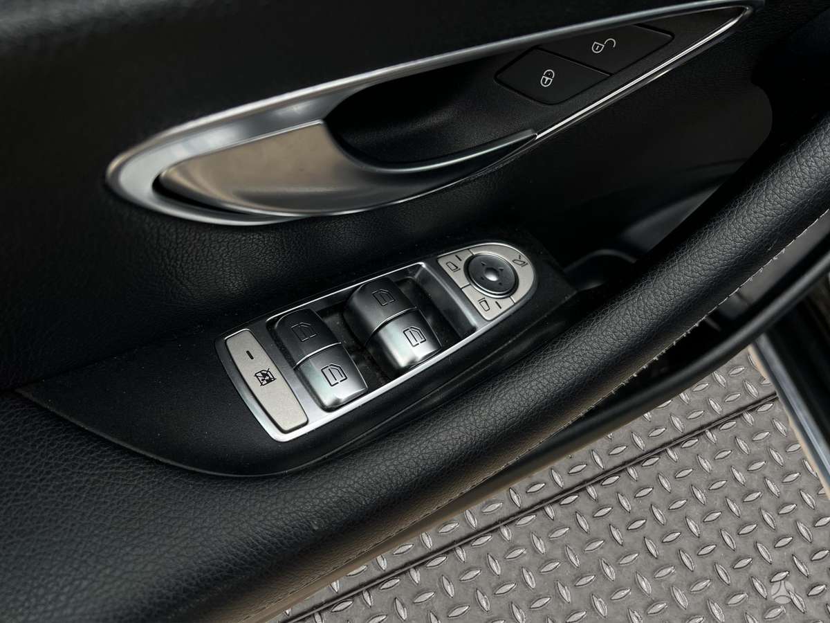 Mercedes-Benz E200, 2.0 l., Универсал