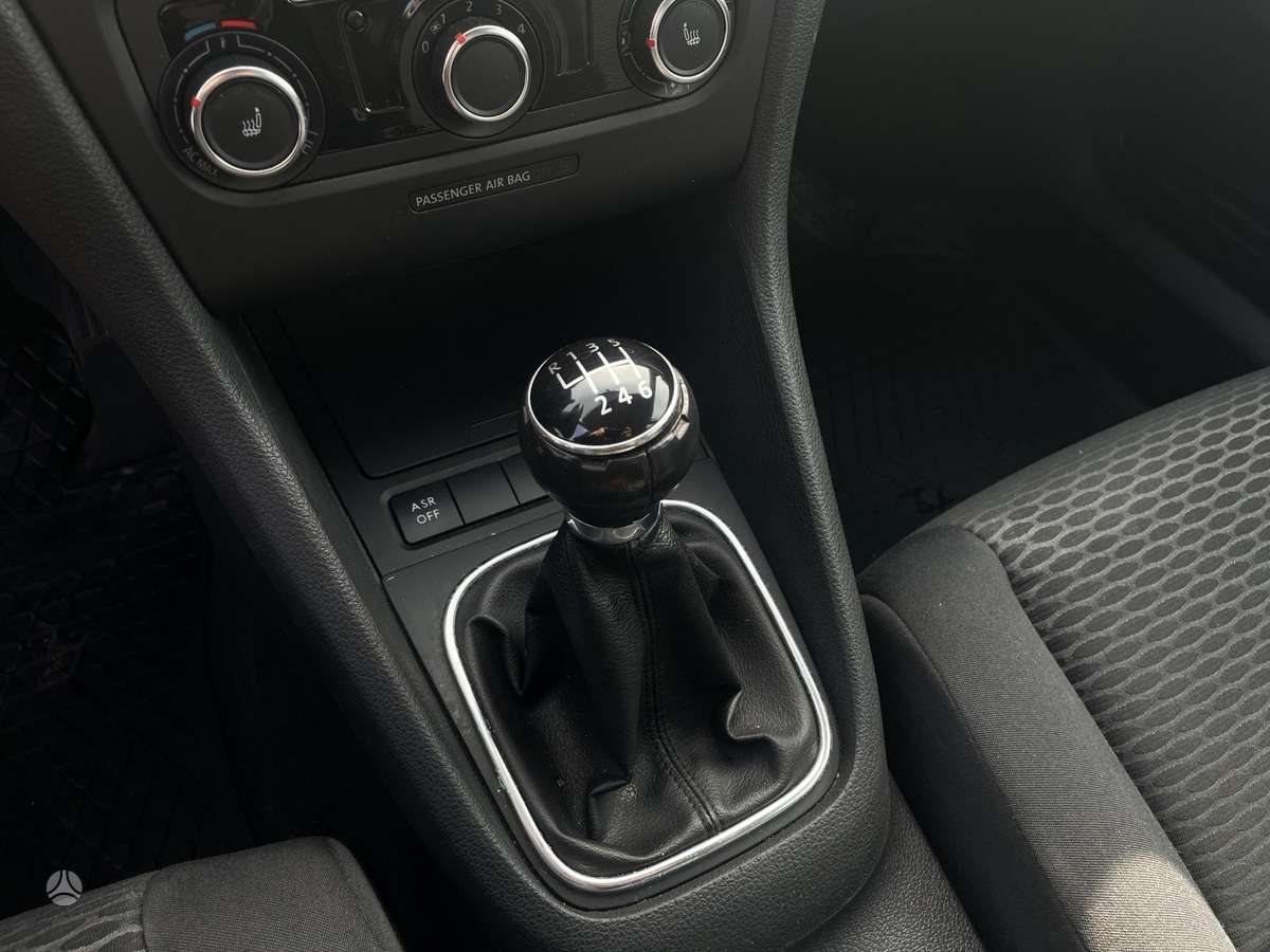 Volkswagen Golf, 1.2 l., Хэтчбек