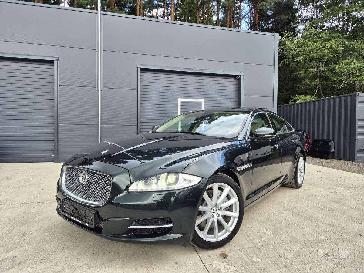 Jaguar XJ, 3.0 l., Седан