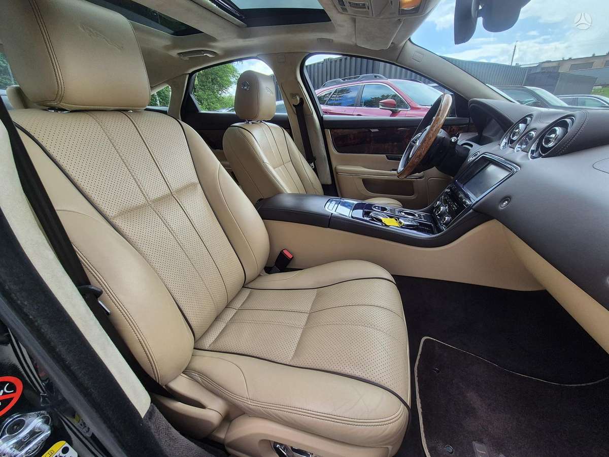 Jaguar XJ, 3.0 l., Седан